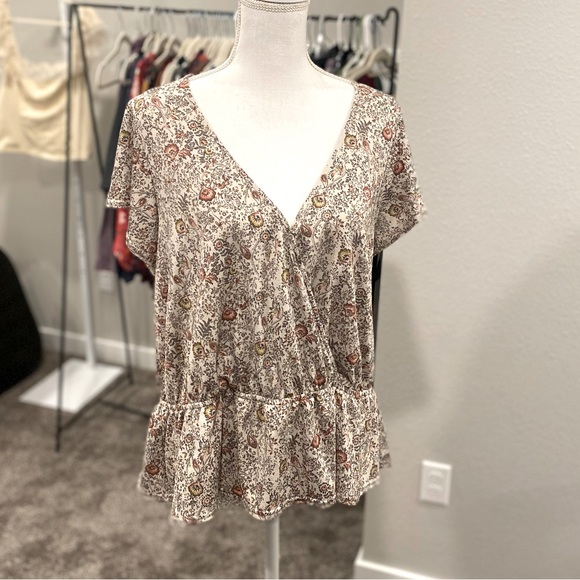 Melloday Feminine Floral Paisley Flowy Boho Peplum Ruffle Hem Top - Picture 1 of 3